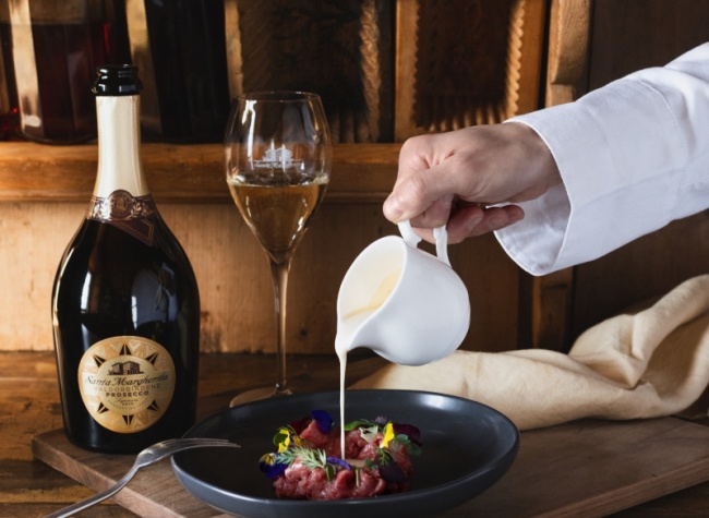 Come abbinare il vino al cibo: i segreti dell'abbinamento perfetto